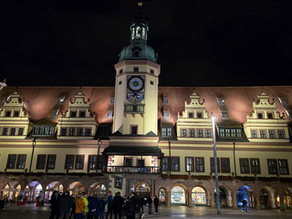 Natürlich gibt es auch einige prekäre Geschichten rund um das imposante alte Leipziger Rathaus. 